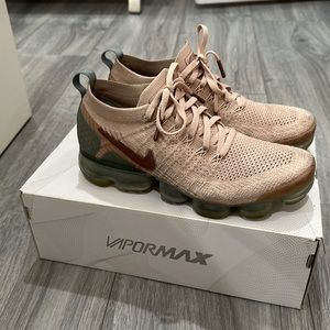 Nike Air Vapormax Flyknit 2